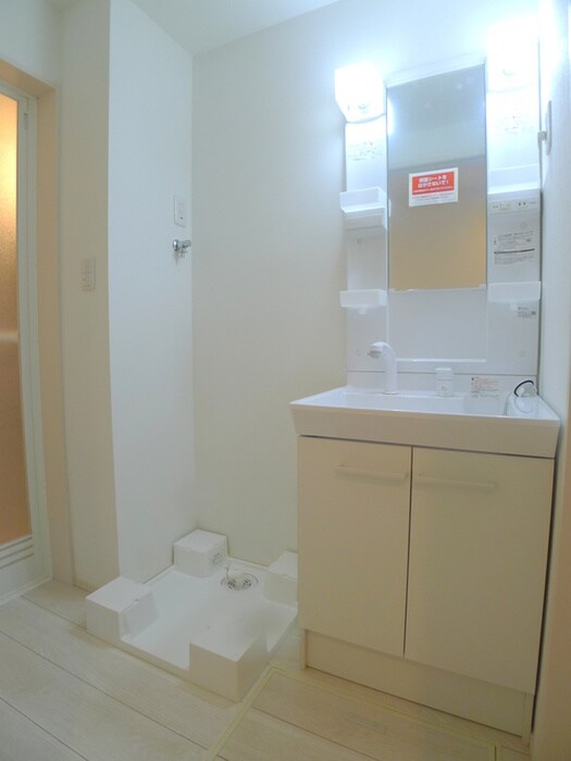 物件内観写真14　(洗濯機置場)