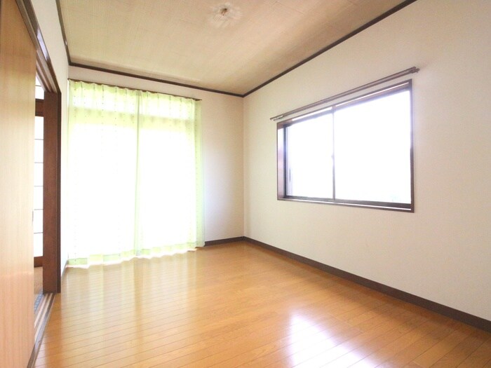 物件内観写真4　(居室)