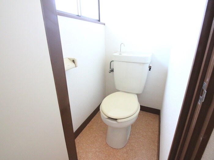 物件内観写真8　(トイレ)