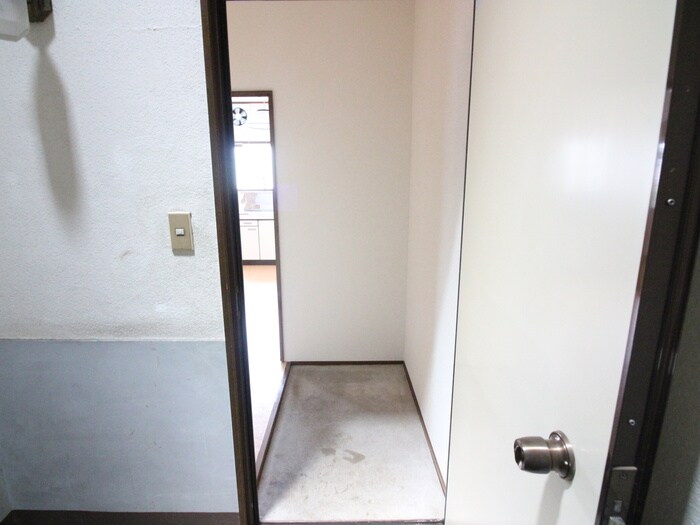 物件内観写真14　(玄関)