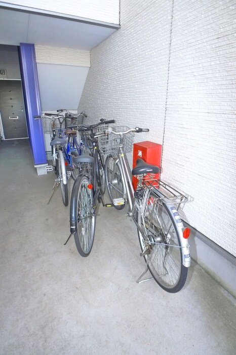 物件外観写真5　(駐輪場)