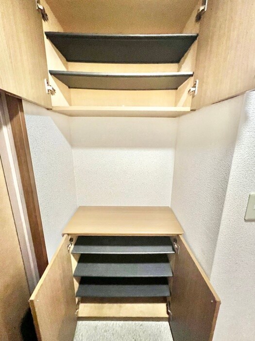 物件内観写真18　(靴箱)