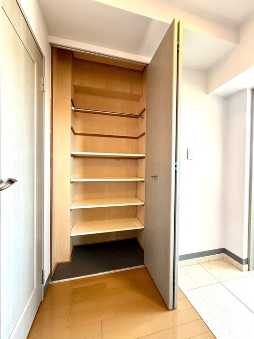 物件内観写真11　(靴箱)