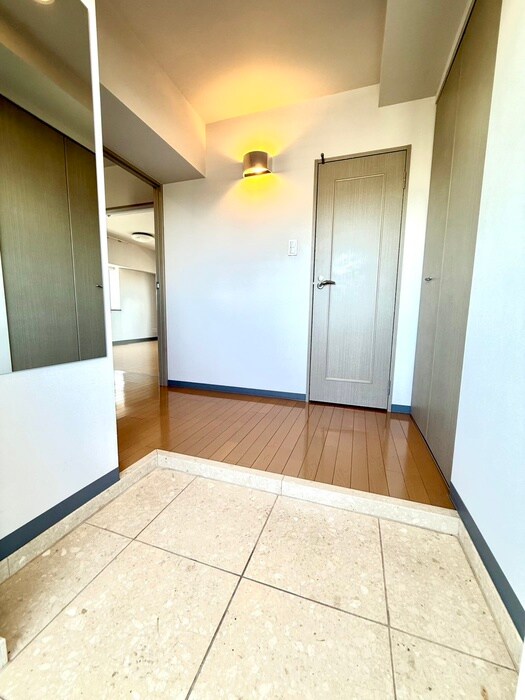 物件内観写真19　(玄関)