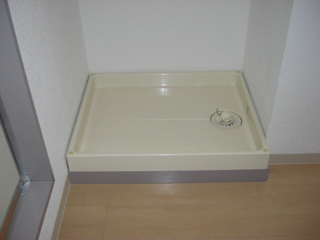 物件内観写真10　(洗濯機置場)