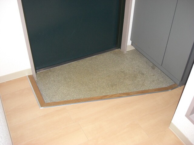 物件内観写真11　(玄関)