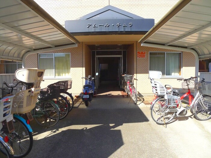 物件外観写真4　(エントランス部分)