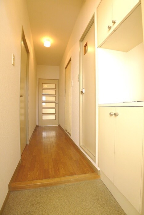 物件内観写真16　(玄関)