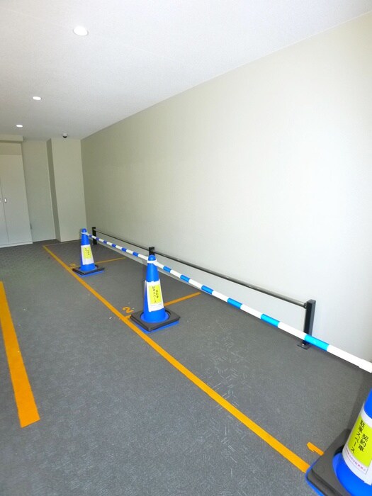 物件外観写真6　(バイク置き場)