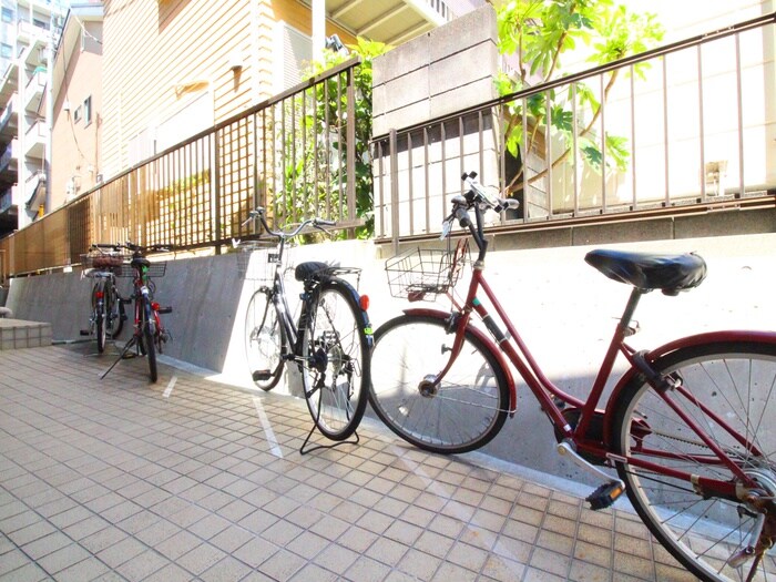 物件外観写真5　(駐輪場)