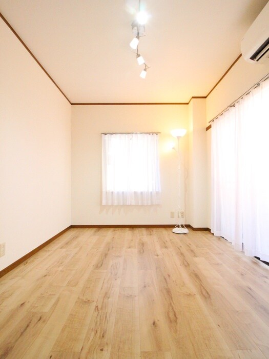 物件内観写真10　(居室)