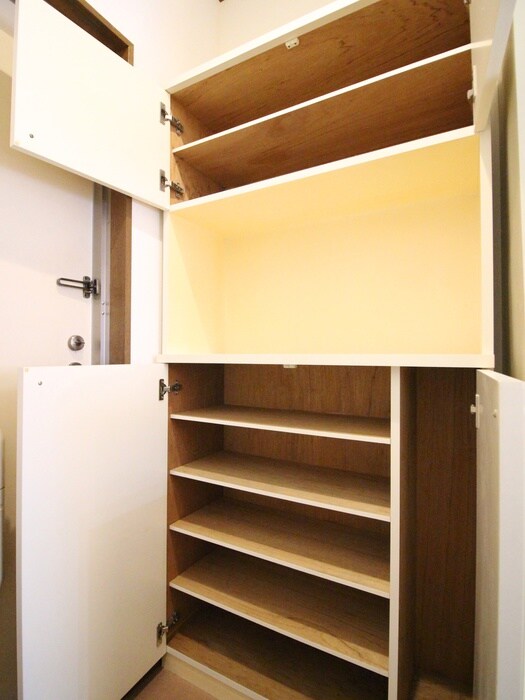 物件内観写真18　(靴箱)