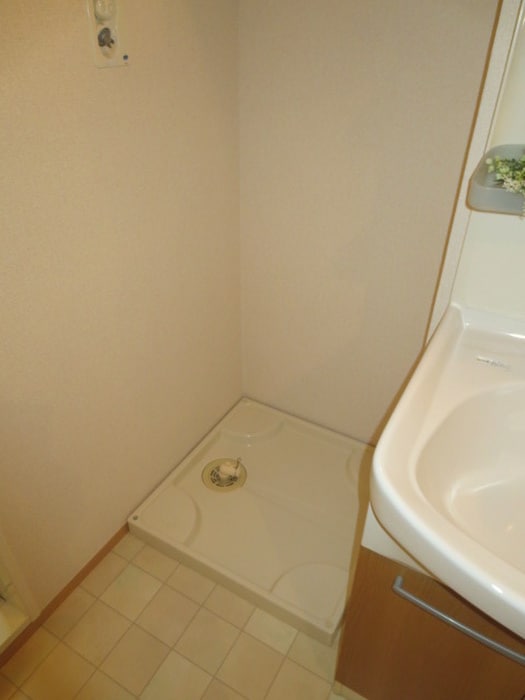 物件内観写真16　(洗濯機置場)