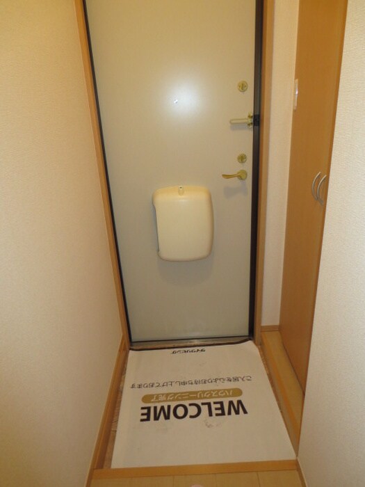 物件内観写真17　(玄関)