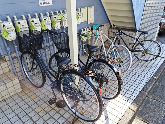 物件外観写真6　(駐輪場)