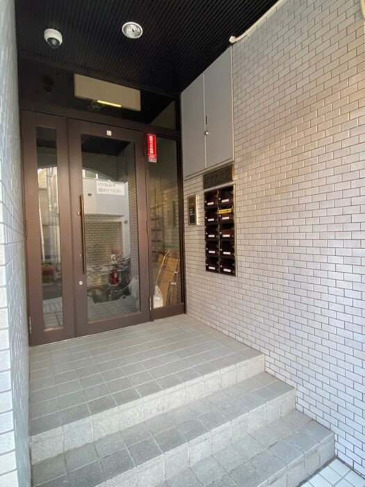 物件外観写真5　(エントランス部分)