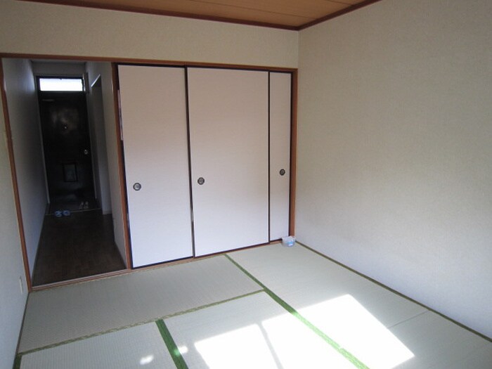 物件内観写真8　(居室)