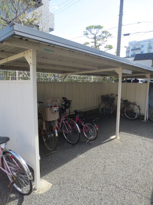 物件外観写真3　(駐輪場)