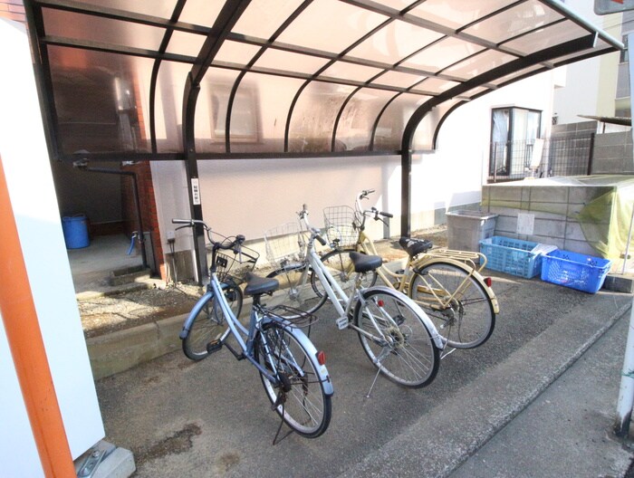 物件外観写真5　(駐輪場)