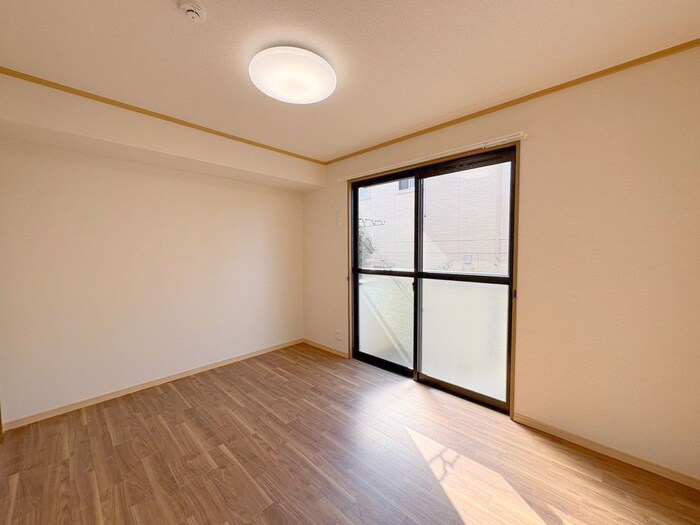 物件内観写真6　(居室)