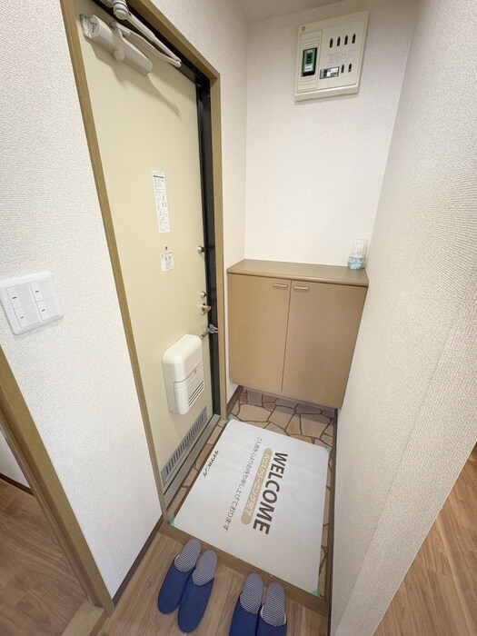 物件内観写真13　(玄関)