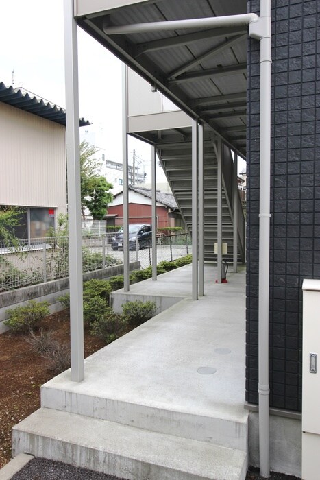 物件外観写真5　(エントランス部分)