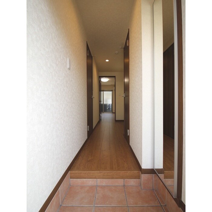 物件内観写真15　(玄関)