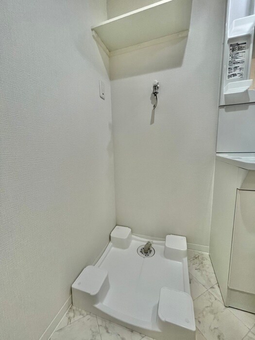 物件内観写真16　(洗濯機置場)