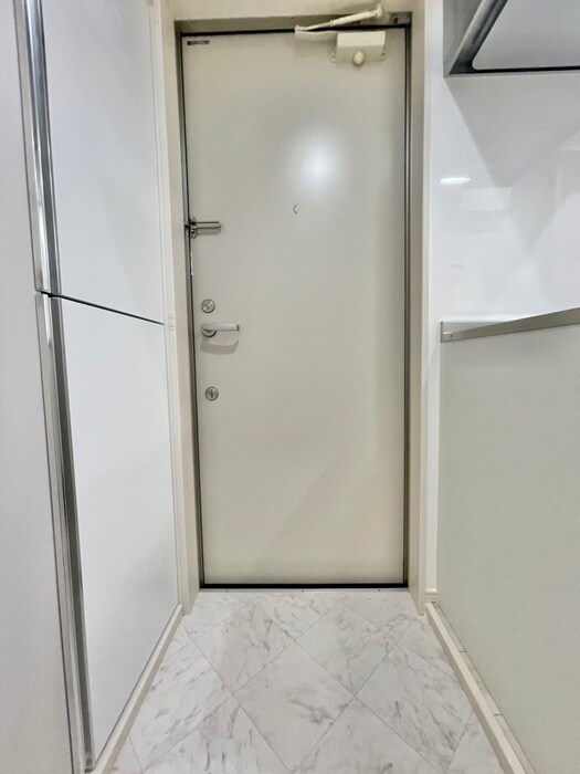 物件内観写真17　(玄関)