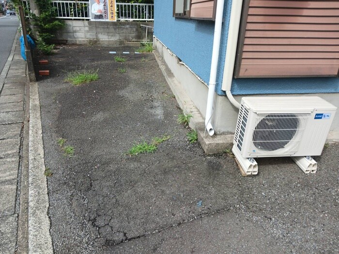 物件外観写真4　(駐車場)