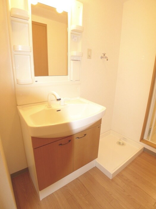 物件内観写真15　(洗濯機置場)