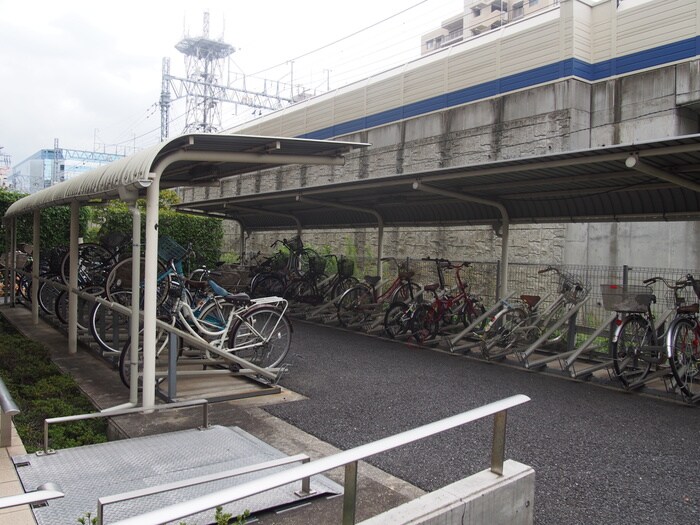 物件外観写真2　(駐輪場)