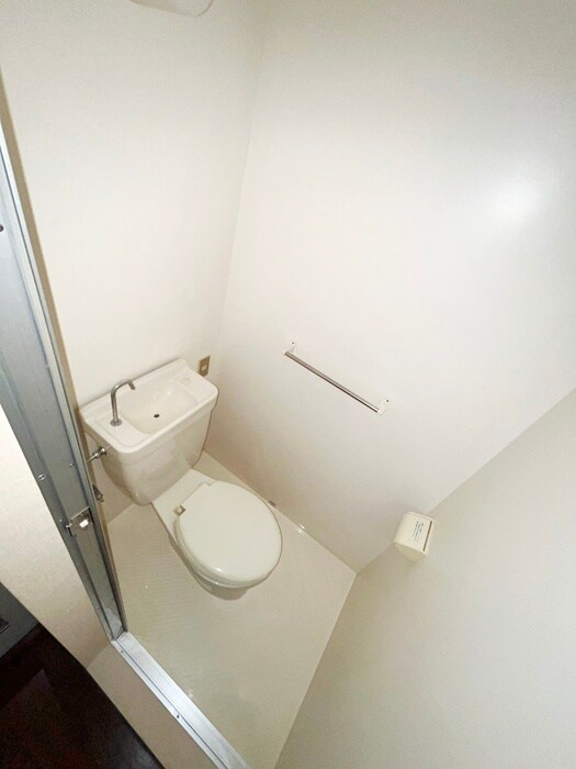 物件内観写真12　(トイレ)