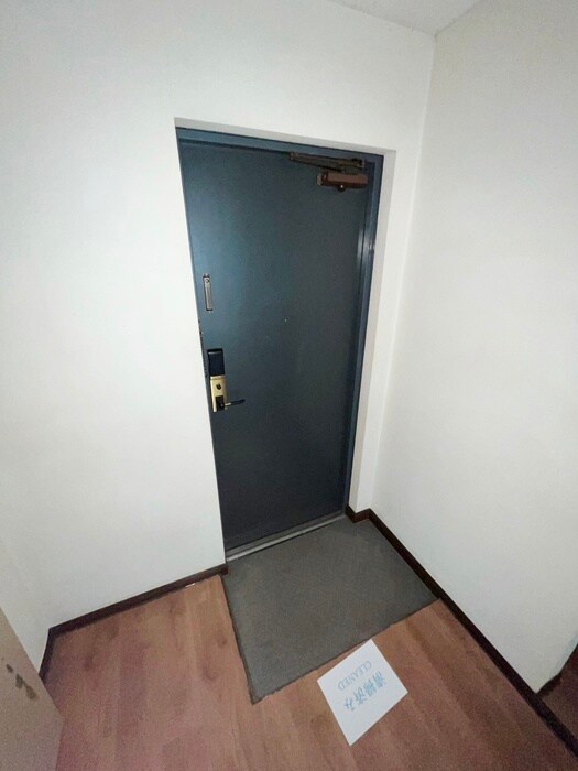 物件内観写真14　(玄関)