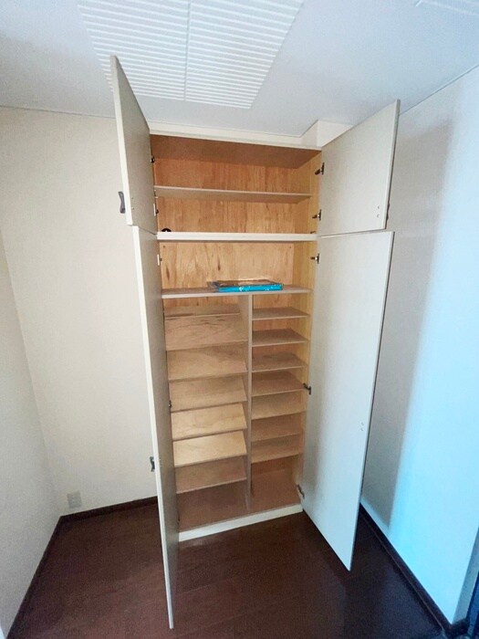 物件内観写真15　(靴箱)