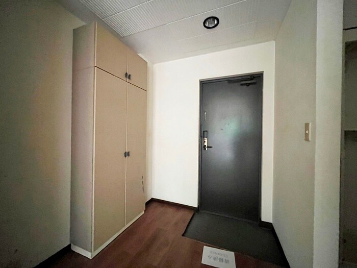 物件内観写真16　(玄関)