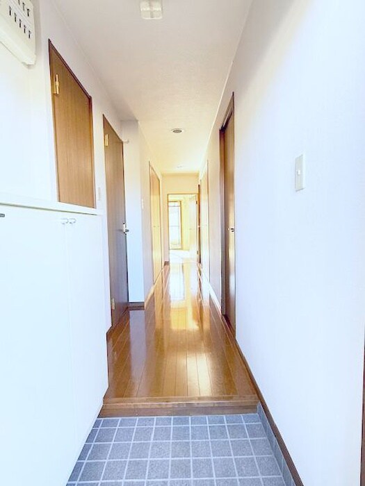 物件内観写真9　(廊下)