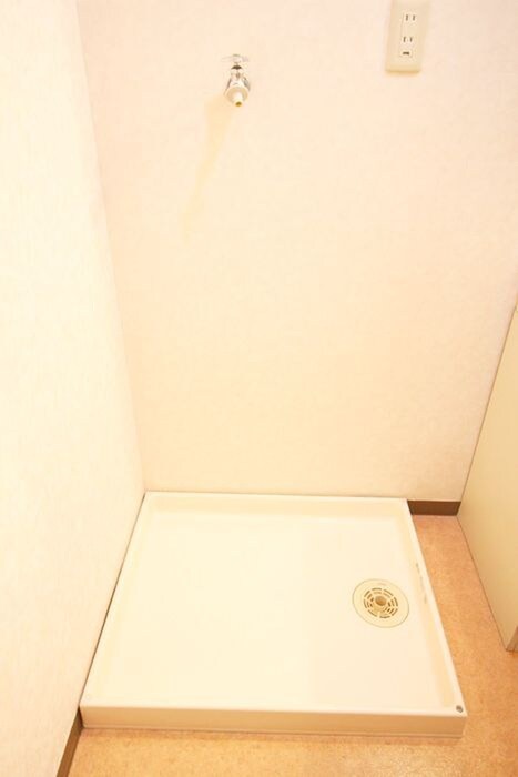 物件内観写真15　(洗濯機置場)