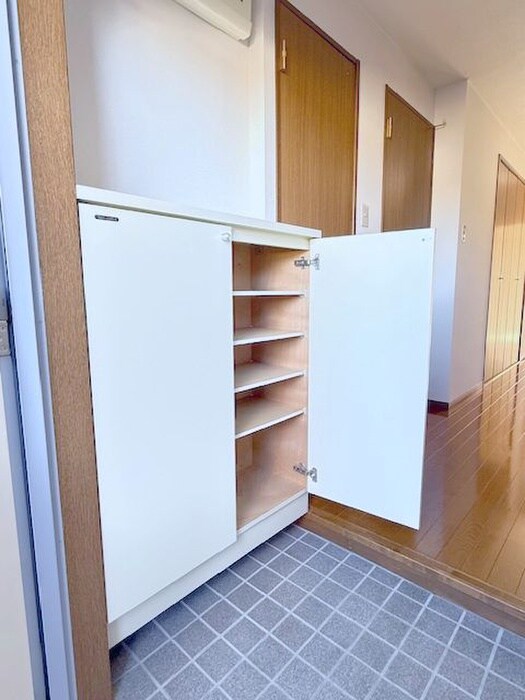 物件内観写真16　(靴箱)