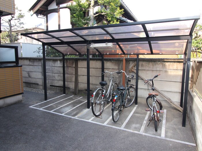 物件外観写真6　(駐輪場)
