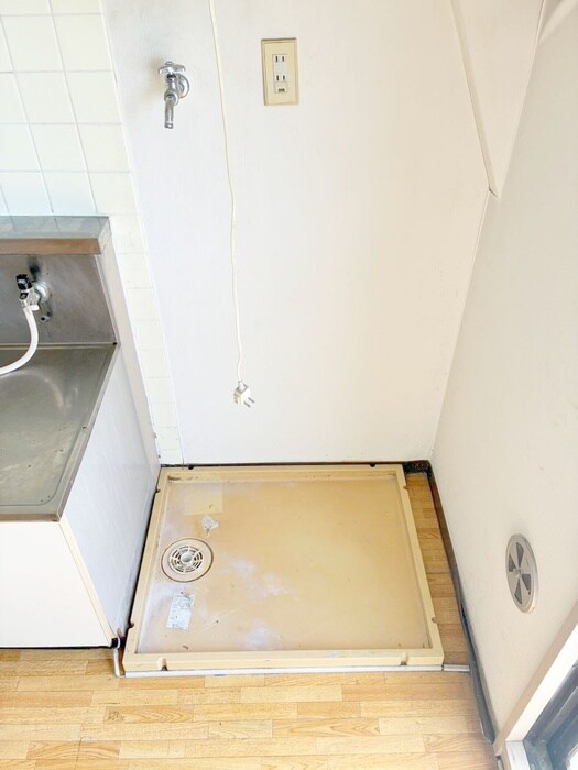 物件内観写真15　(洗濯機置場)