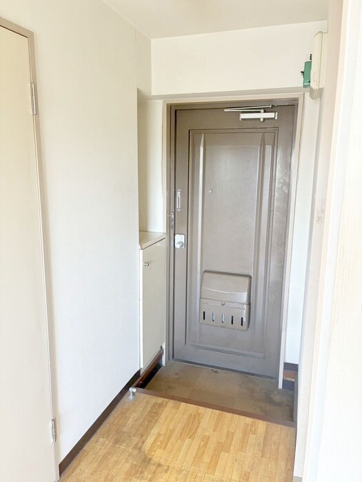 物件内観写真17　(玄関)