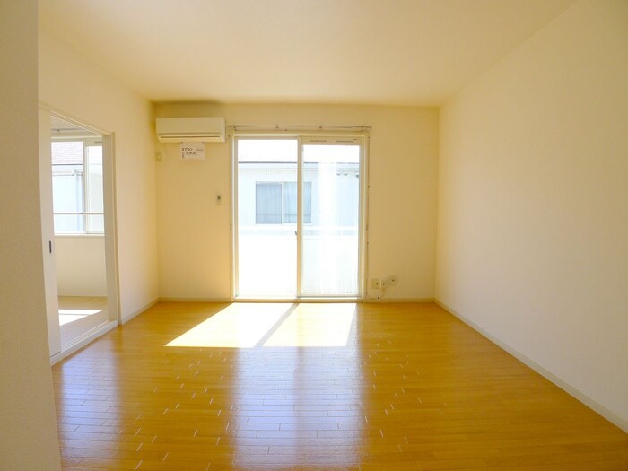 物件内観写真5　(居室)