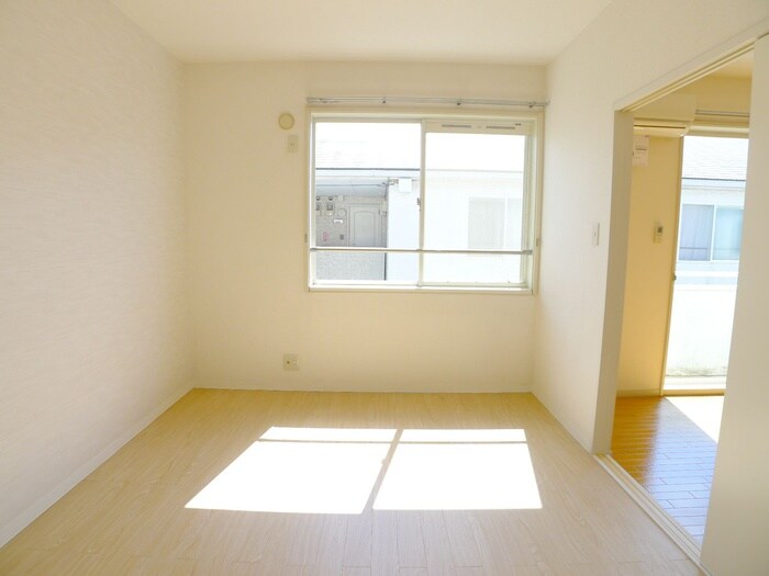 物件内観写真6　(居室)