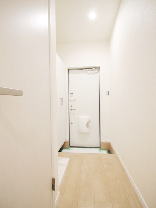 物件内観写真12　(玄関)