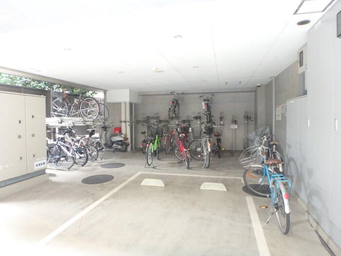 物件外観写真3　(駐輪場)