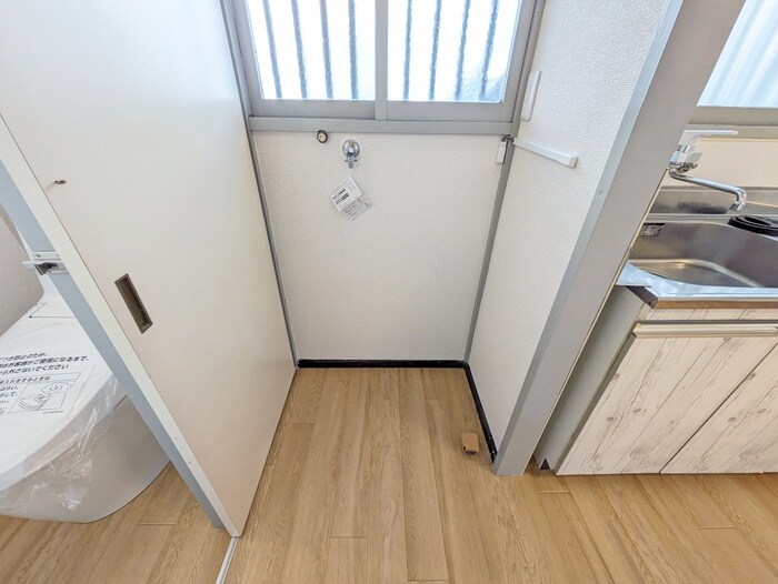 物件内観写真14　(洗濯機置場)