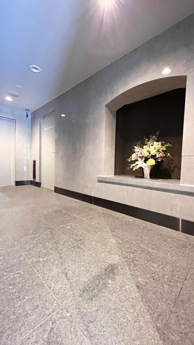 物件外観写真5　(エントランス部分)