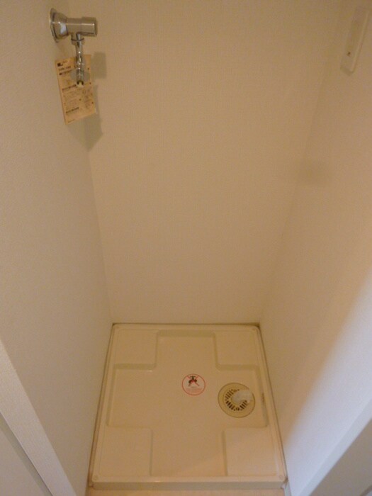 物件内観写真15　(洗濯機置場)