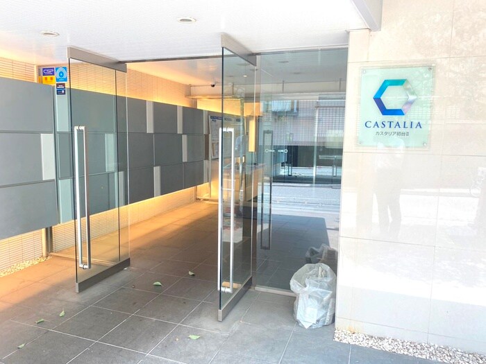 物件外観写真5　(エントランス部分)